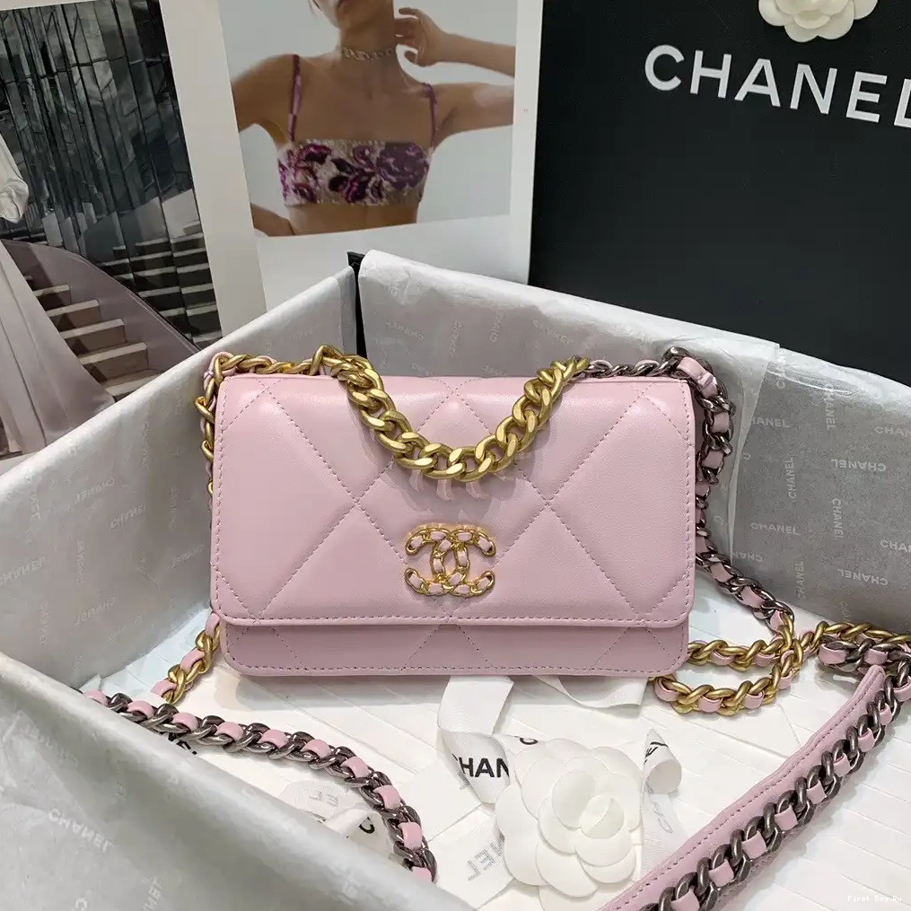 Firstbag Ru CHAIN ON WALLET CHANEL19 0605